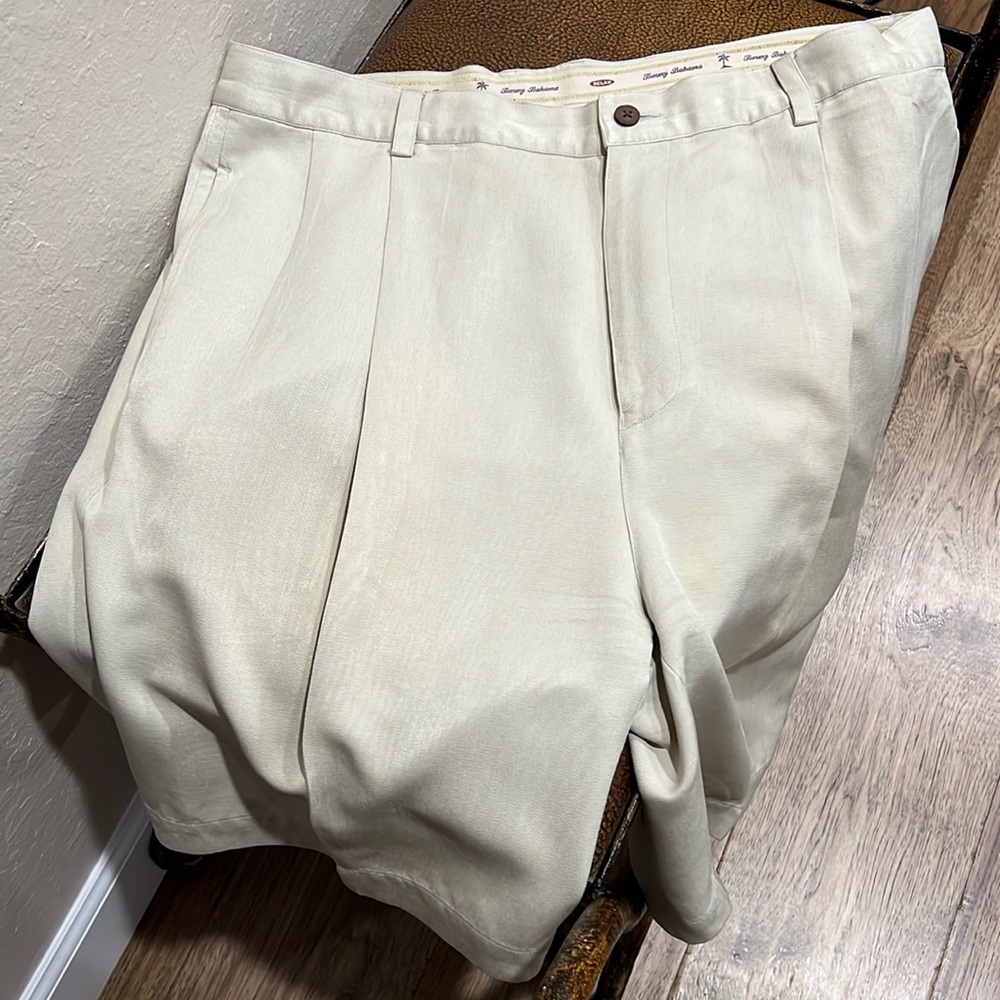 Tommy Bahama 100% Silk Tropical Sportswear Classic Pleaded Luxury Cream Shorts!